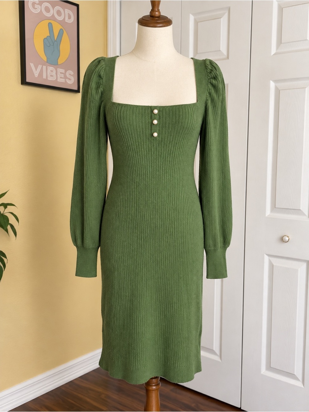 LEYDEN Olive Green Ribbed Knit Midi Dress Size Large Puff Sleeve Open Back NWT - Picture 2 of 10